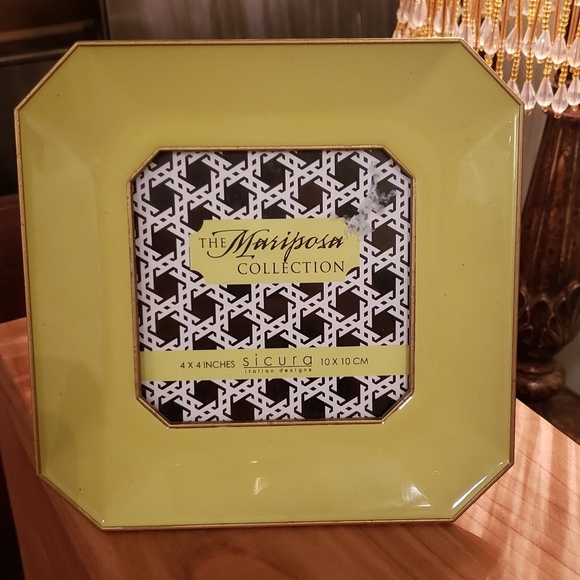 Picture frame - Picture 1 of 2